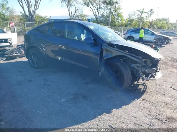 7SAYGDEE0SA347522 2025 TESLA MODEL Y - Image 1