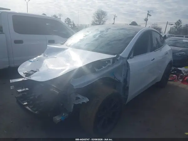 7SAYGDEE0SA348668 2025 TESLA MODEL Y - Image 2