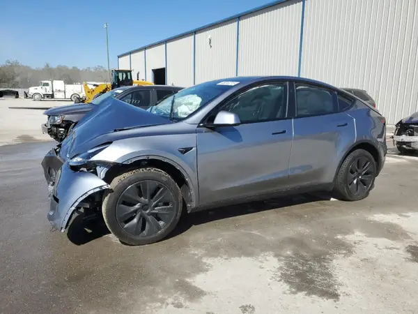 7SAYGDEE0SA350114 2025 TESLA MODEL Y - Image 1