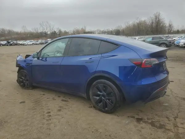 7SAYGDEE0SA352574 2025 TESLA MODEL Y - Image 2