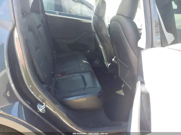 7SAYGDEE0SA358164 2025 TESLA MODEL Y - Image 8