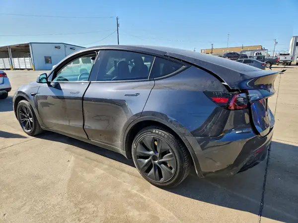 7SAYGDEE0SA363851 2025 TESLA MODEL Y - Image 2