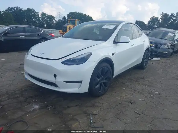 7SAYGDEE0SA370590 2025 TESLA MODEL Y - Image 2
