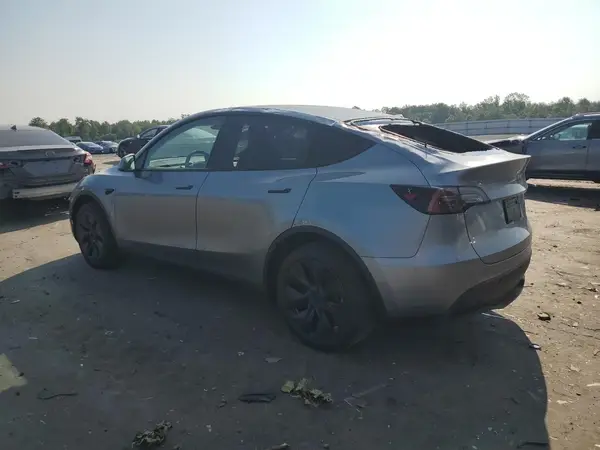 7SAYGDEE0SA371836 2025 TESLA MODEL Y - Image 2