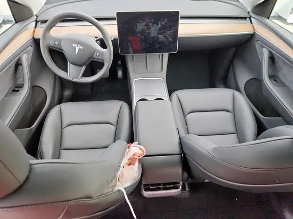 7SAYGDEE0SA371898 2025 TESLA MODEL Y - Image 8