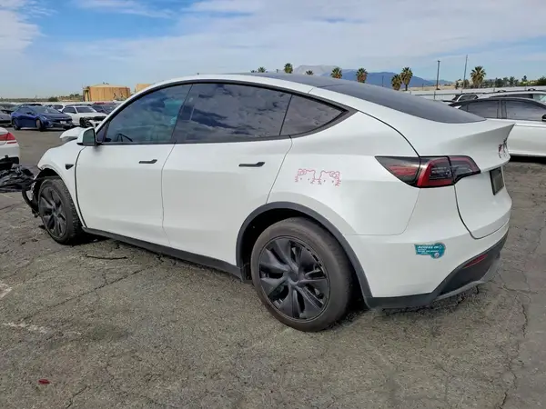 7SAYGDEE0SF267799 2025 TESLA MODEL Y - Image 2