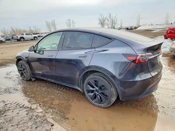 7SAYGDEE0SF267866 2025 TESLA MODEL Y - Image 2