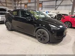 7SAYGDEE0SF283243 2025 TESLA MODEL Y