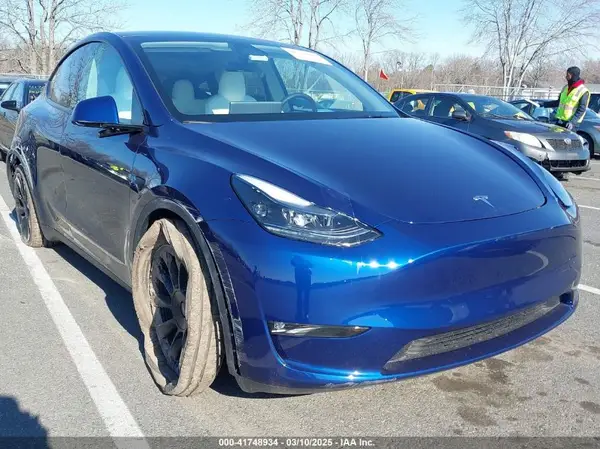 7SAYGDEE0SF292850 2025 TESLA MODEL Y - Image 1