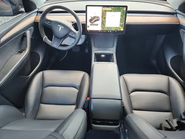 7SAYGDEE0SF298910 2025 TESLA MODEL Y - Image 8