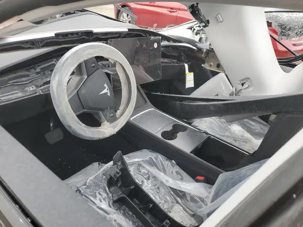 7SAYGDEE0SF298924 2025 TESLA MODEL Y - Image 8