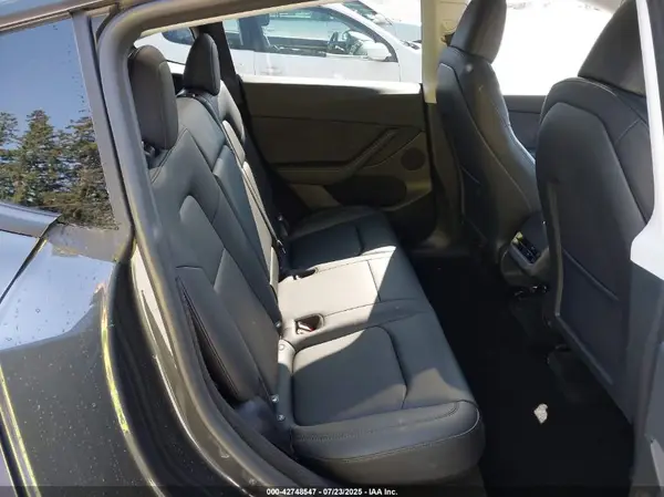 7SAYGDEE0SF300090 2025 TESLA MODEL Y - Image 8