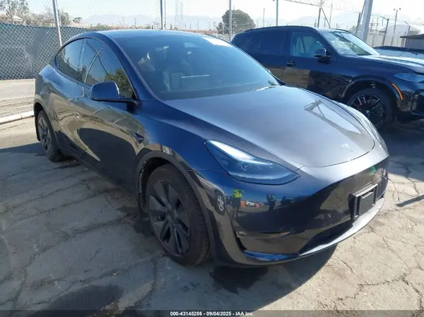 7SAYGDEE0SF306052 2025 TESLA MODEL Y - Image 1