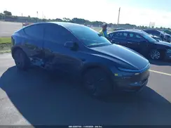 7SAYGDEE0TA388086 2026 TESLA MODEL Y