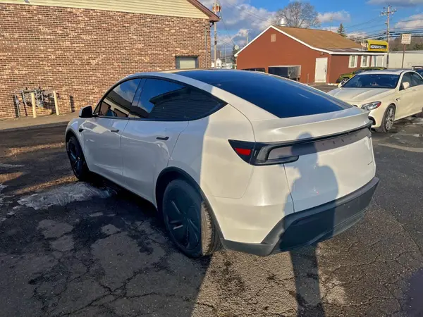 7SAYGDEE0TA388105 2026 TESLA MODEL Y - Image 2