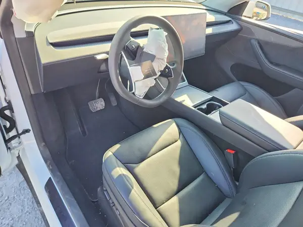 7SAYGDEE0TA389237 2026 TESLA MODEL Y - Image 8