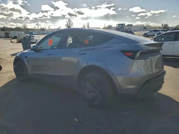 7SAYGDEE0TA391392 2026 TESLA MODEL Y - Image 2