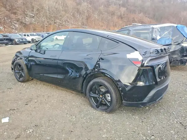 7SAYGDEE0TA405968 2026 TESLA MODEL Y - Image 2