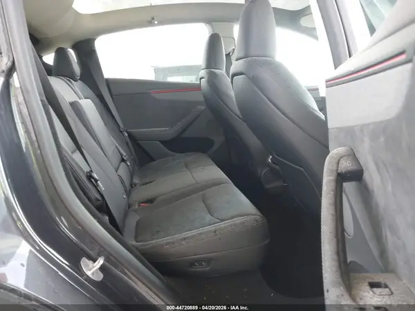 7SAYGDEE0TA411477 2026 TESLA MODEL Y - Image 8