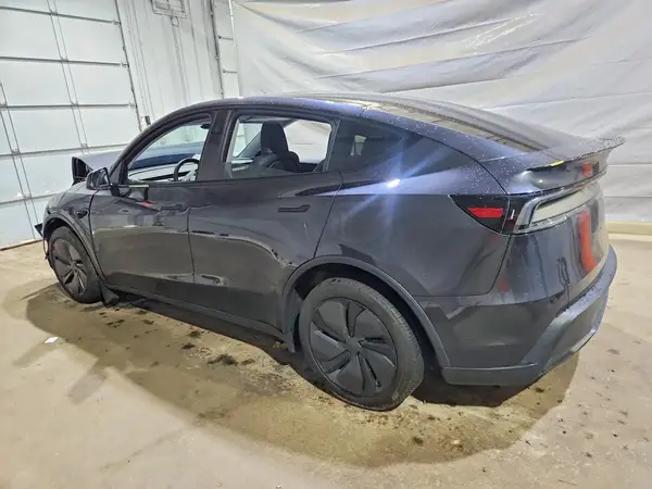 7SAYGDEE0TA438422 2026 TESLA MODEL Y - Image 2