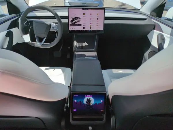7SAYGDEE0TA438498 2026 TESLA MODEL Y - Image 8