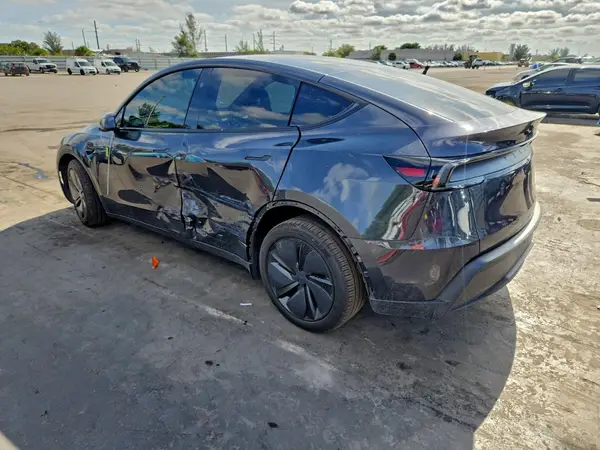 7SAYGDEE0TA443264 2026 TESLA MODEL Y - Image 2