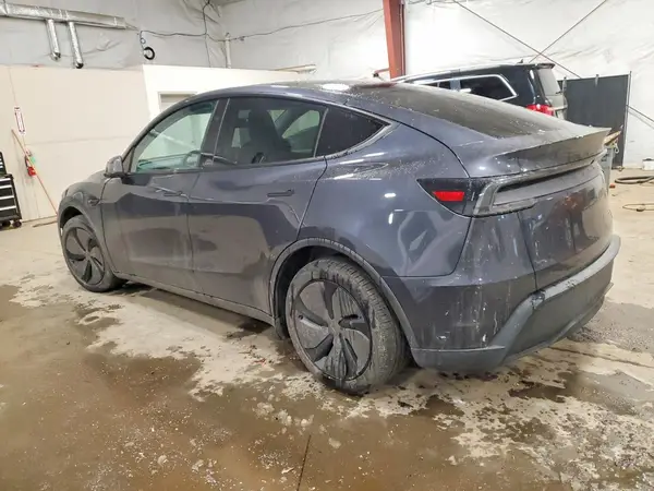 7SAYGDEE0TA445127 2026 TESLA MODEL Y - Image 2