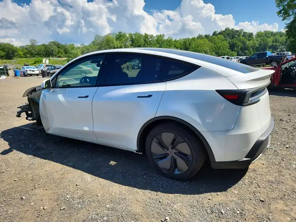 7SAYGDEE0TA448500 2026 TESLA MODEL Y - Image 2