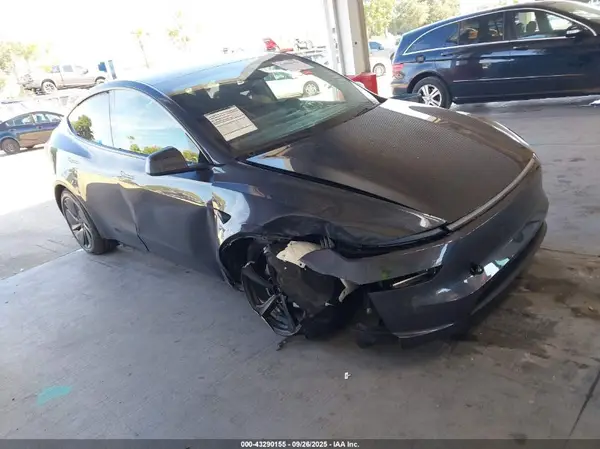 7SAYGDEE0TA450974 2026 TESLA MODEL Y - Image 1