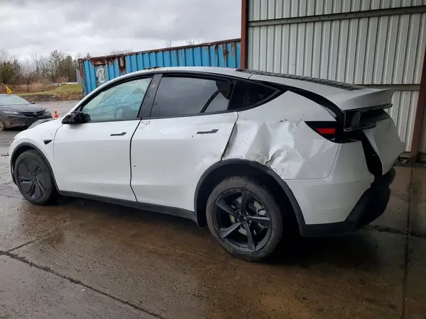 7SAYGDEE0TA458492 2026 TESLA MODEL Y - Image 2