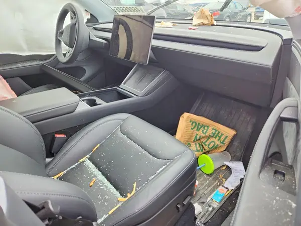 7SAYGDEE0TA458492 2026 TESLA MODEL Y - Image 8