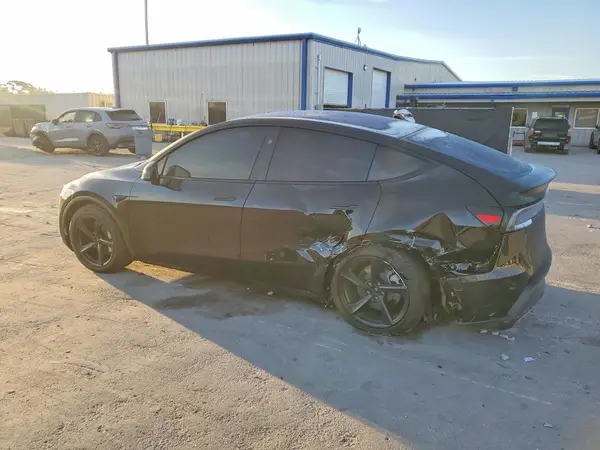 7SAYGDEE0TA478404 2026 TESLA MODEL Y - Image 2