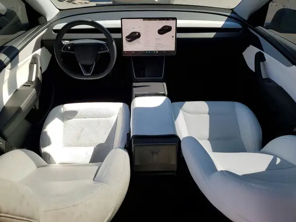 7SAYGDEE0TA478404 2026 TESLA MODEL Y - Image 8