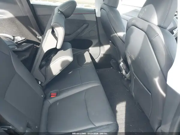 7SAYGDEE0TA479326 2026 TESLA MODEL Y - Image 8