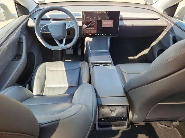 7SAYGDEE0TA486793 2026 TESLA MODEL Y - Image 8