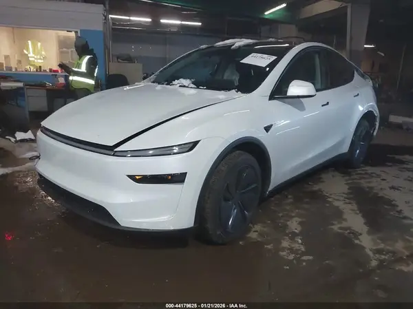7SAYGDEE0TA488690 2026 TESLA MODEL Y - Image 2