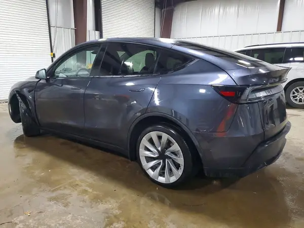 7SAYGDEE0TA489757 2026 TESLA MODEL Y - Image 2