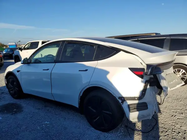 7SAYGDEE0TA587848 2026 TESLA MODEL Y - Image 2