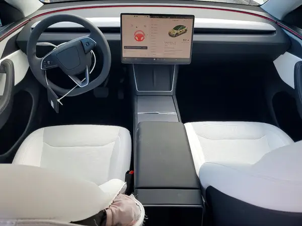 7SAYGDEE0TA615065 2026 TESLA MODEL Y - Image 8