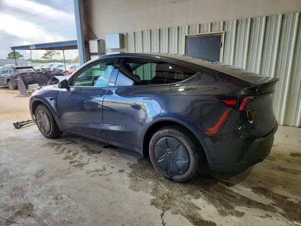 7SAYGDEE0TA686296 2026 TESLA MODEL Y - Image 2