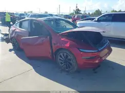 7SAYGDEE0TA732015 2026 TESLA MODEL Y