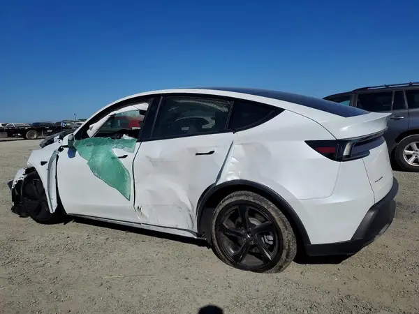 7SAYGDEE0TF327663 2026 TESLA MODEL Y - Image 2
