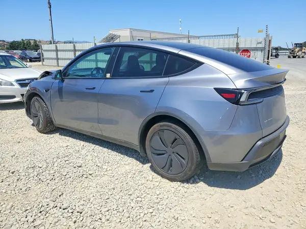 7SAYGDEE0TF328067 2026 TESLA MODEL Y - Image 2