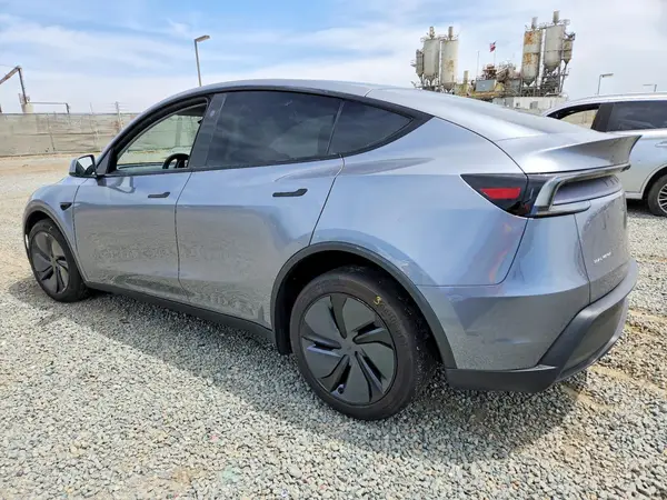 7SAYGDEE0TF330191 2026 TESLA MODEL Y - Image 2