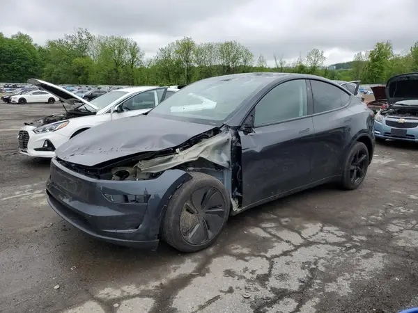 7SAYGDEE0TF333429 2026 TESLA MODEL Y - Image 1