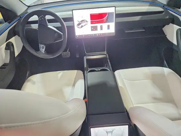 7SAYGDEE0TF339618 2026 TESLA MODEL Y - Image 8