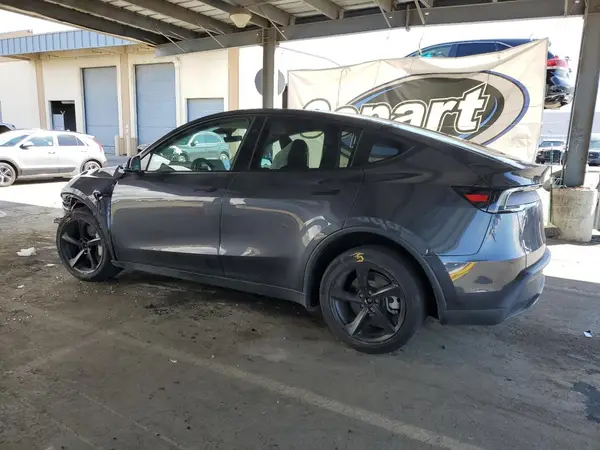 7SAYGDEE0TF344608 2026 TESLA MODEL Y - Image 2