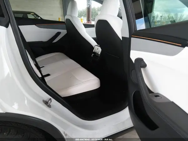 7SAYGDEE0TF348187 2026 TESLA MODEL Y - Image 8