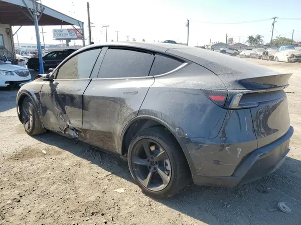 7SAYGDEE0TF349338 2026 TESLA MODEL Y - Image 2