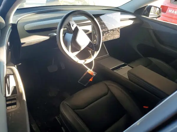 7SAYGDEE0TF358105 2026 TESLA MODEL Y - Image 8